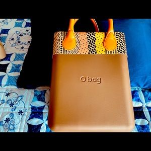 Structured Italian bag!